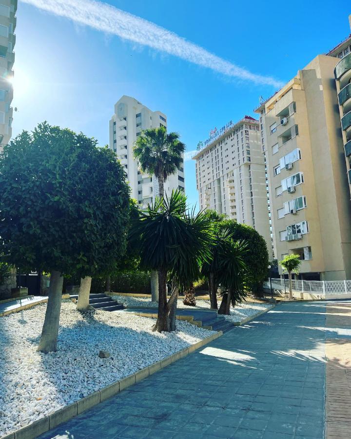 Magic Studio With Swimming Pool Бенидорм Екстериор снимка